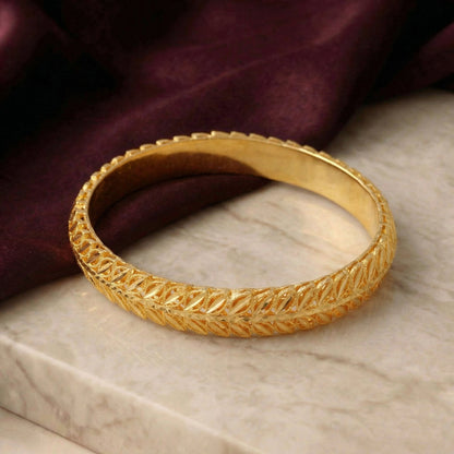 Golden Leaf Pattern Bangle