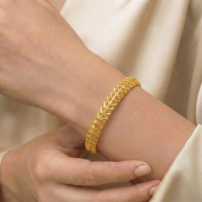 Golden Leaf Pattern Bangle