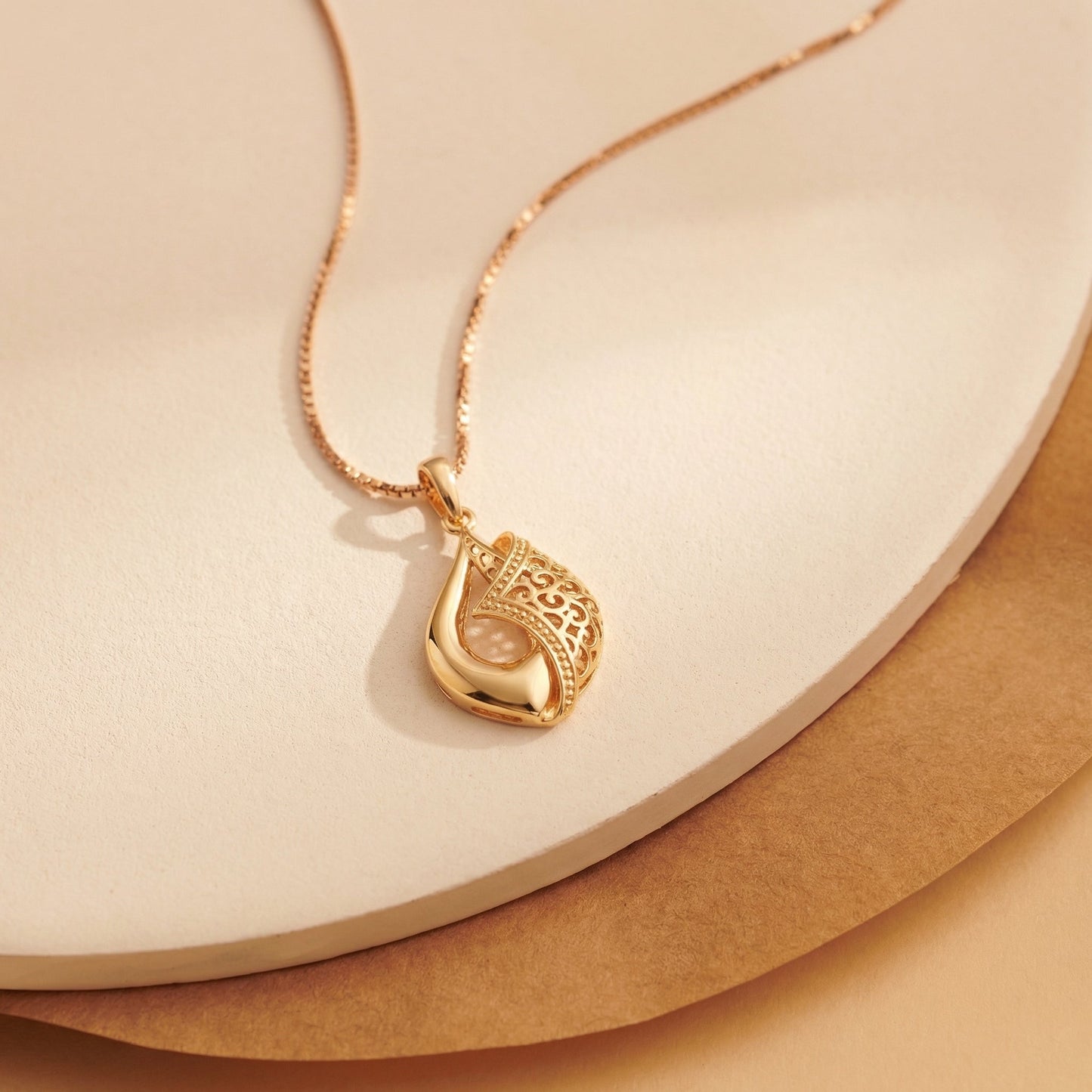Aurelia Filigree Gold Pendant