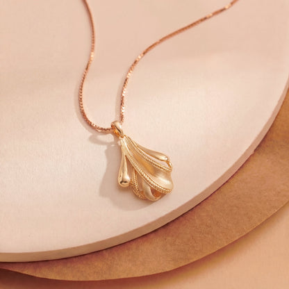 Svarna Petal Gold Pendant