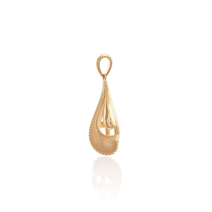 Svarna Petal Gold Pendant
