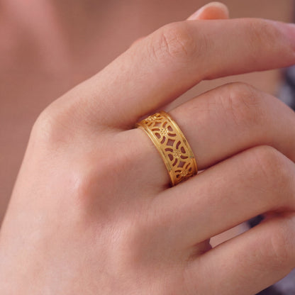 Vritta Jali Gold Ring
