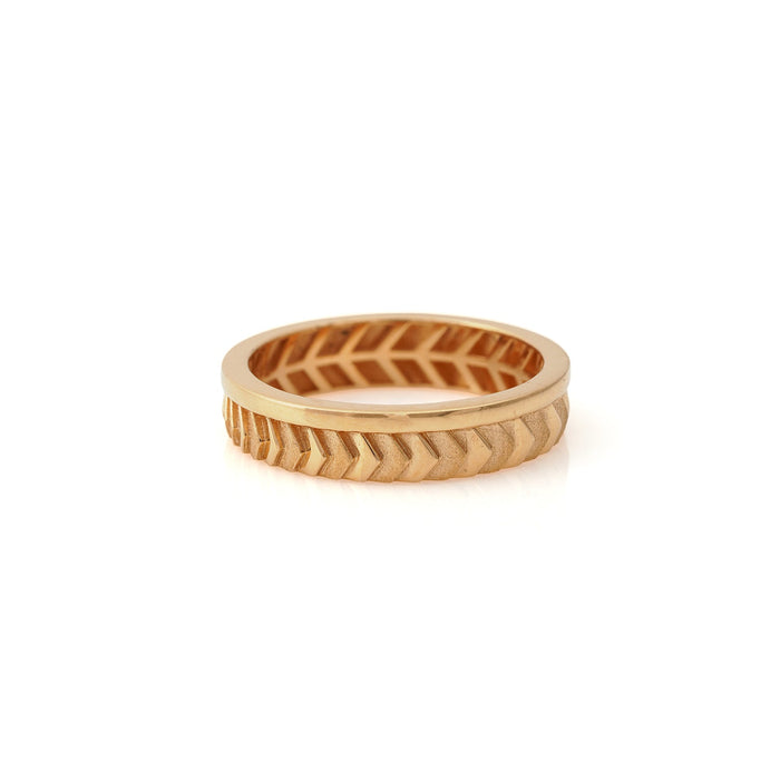 Rekhika Carved Gold Band Ring