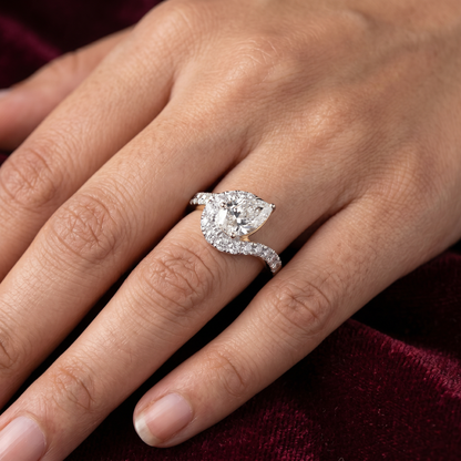 Gold Diamond Serpentine Pattern Ladies Ring