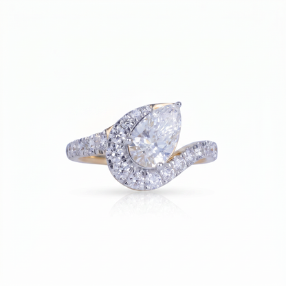 Gold Diamond Serpentine Pattern Ladies Ring