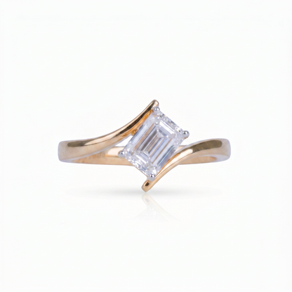 Gold Diamond Swirl Pattern Ladies Ring