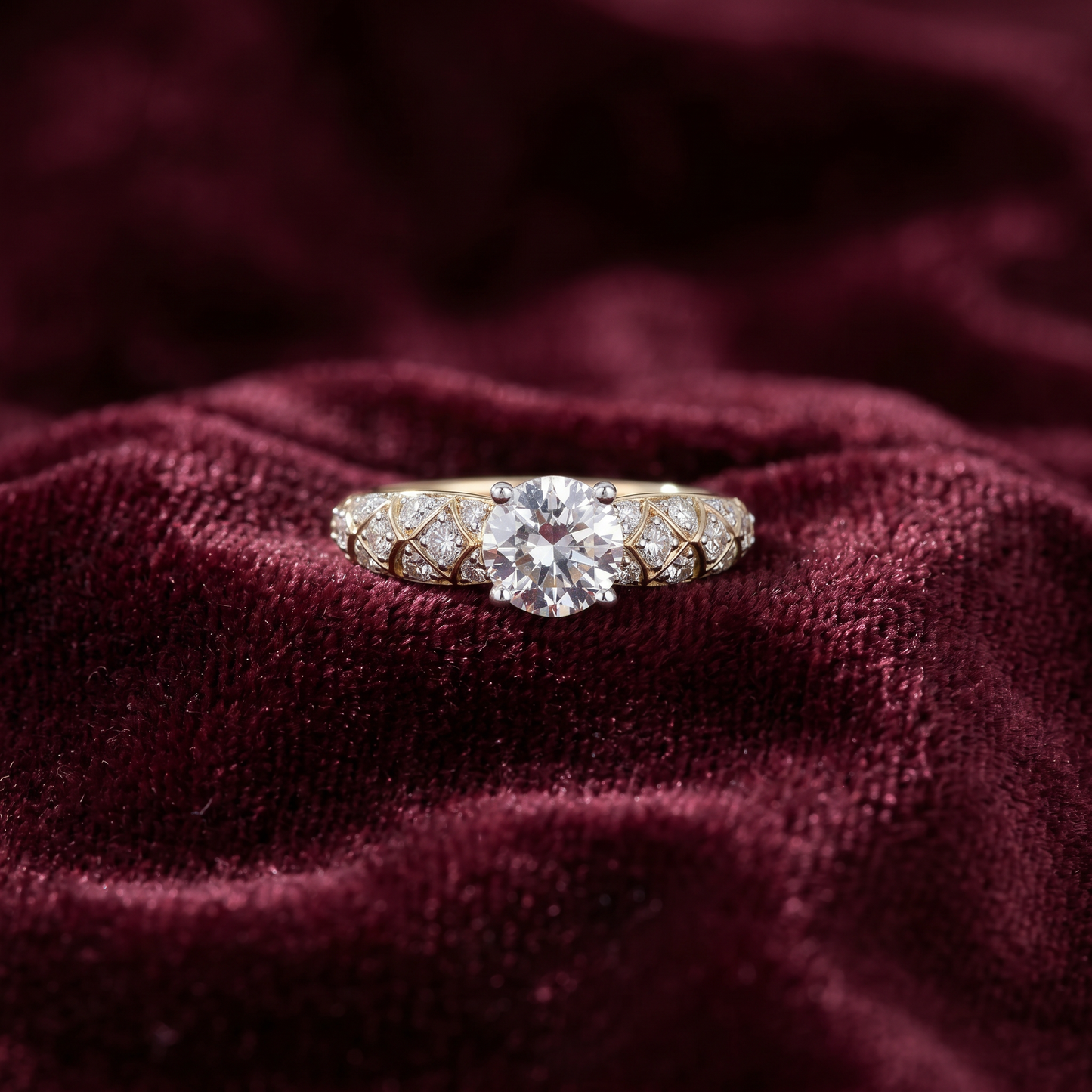 Gold Diamond Serpentine Pattern Ladies Ring